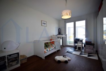 VENDU Lignières - Très bel appartement traversant de 4.5 pièces avec jardin
