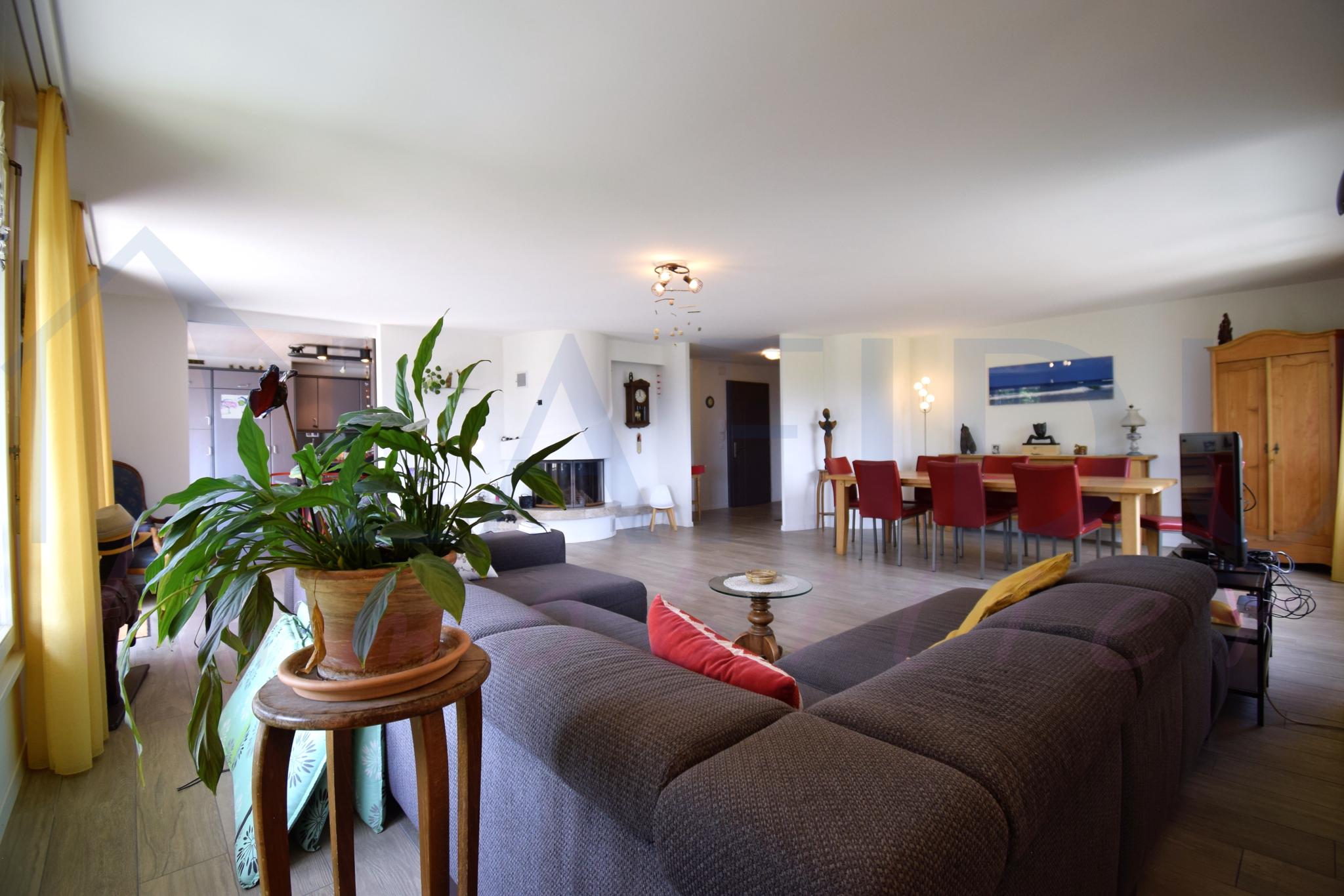 VENDU - Superbe appartement spacieux de 5.5 pces avec vue dégagée