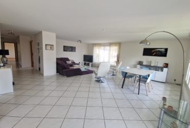 Superbe appartement spacieux et lumineux de 5.5 pces avec vue dégagée