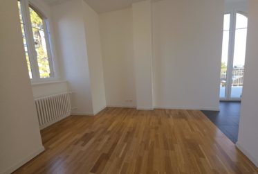 Studio avec grande terrasse et vue lac rénové