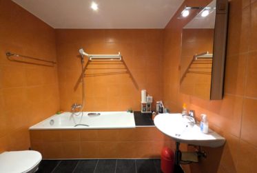 Appartement lumineux de 4.5 pièces avec terrasse, balcon et vue dégagée
