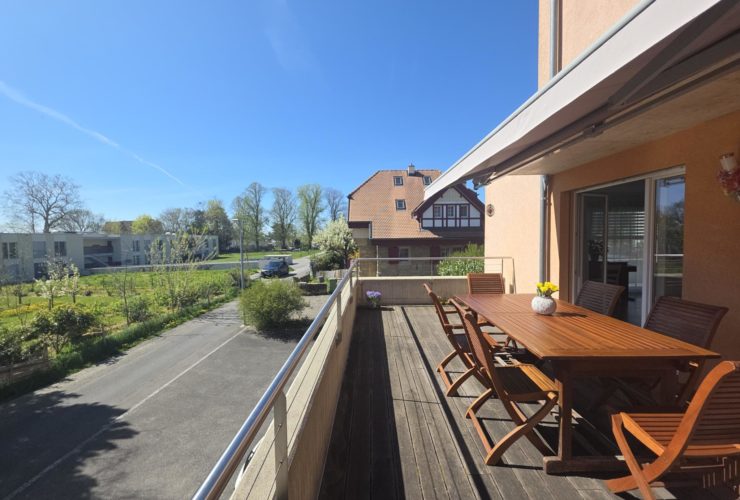Appartement lumineux de 4.5 pièces avec terrasse, balcon et vue dégagée
