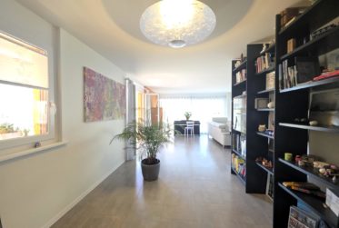 Appartement lumineux de 4.5 pièces avec terrasse, balcon et vue dégagée