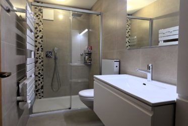 Superbe appartement spacieux de 5.5 pces avec jardin