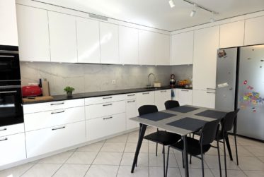 Superbe appartement spacieux de 5.5 pces avec jardin
