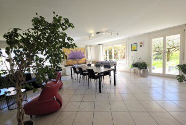 Superbe appartement spacieux de 5.5 pces avec jardin