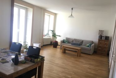 Grand et lumineux 3,5 pièces d'environ 120m2 avec jardin