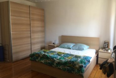 Grand et lumineux 3,5 pièces d'environ 120m2 avec jardin