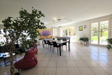 Superbe appartement spacieux de 5.5 pces avec jardin